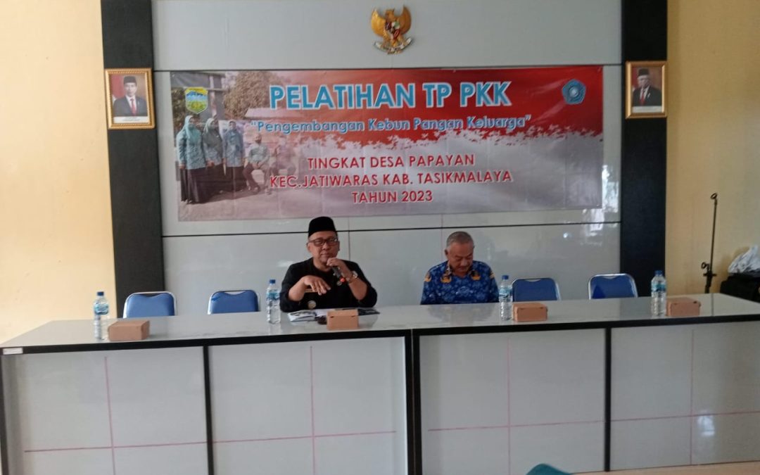 Camat Jatiwaras Buka Pelatihan Tim Penggerak PKK Desa Papayan  dalam Pengembangan Kebun Pangan Keluarga