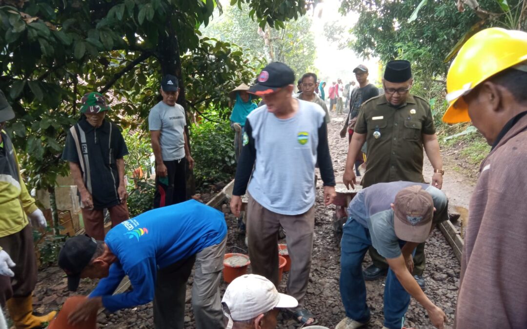 Peningkatan Konektivitas Warga Desa Papayan Melalui Pembangunan Jalan Beton”: