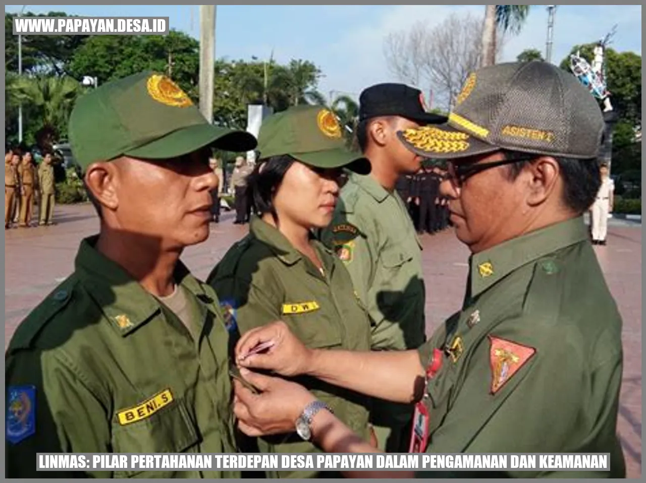 Linmas: Pilar Pertahanan Terdepan Desa Papayan dalam Pengamanan dan Keamanan